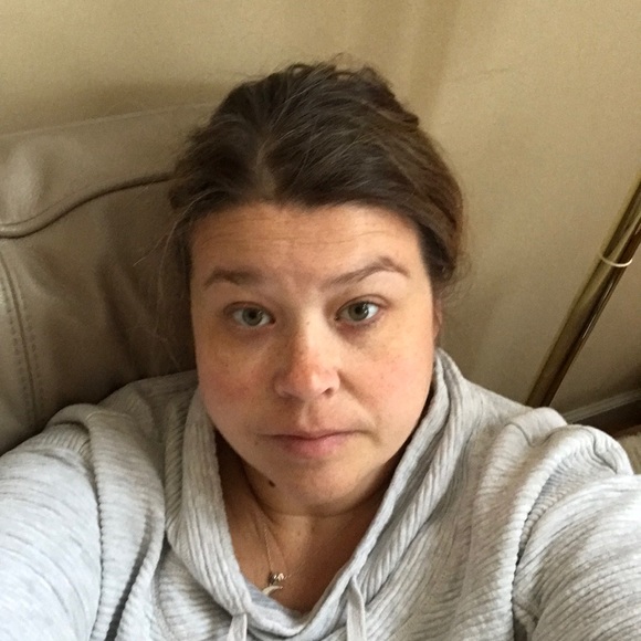 Meet your Posher, Lori - Picture 1 of 1